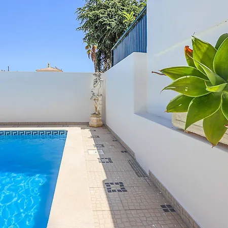 Vivienda Rosa 빌라 알부페이라